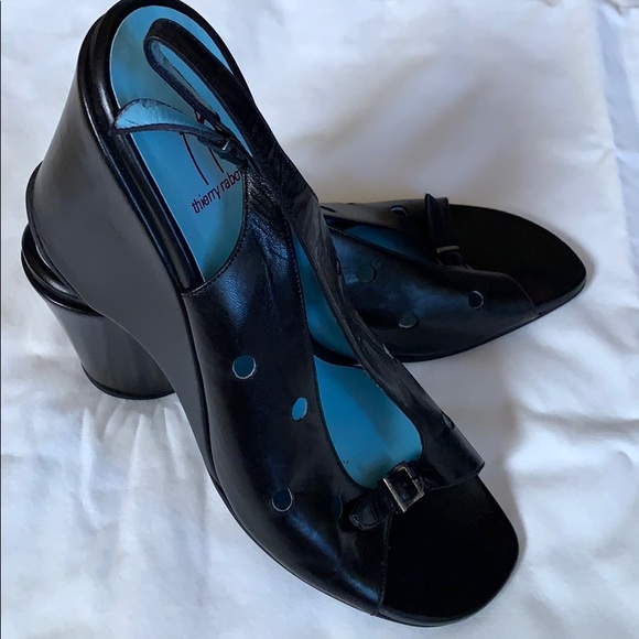 Thierry Rabotin: Beautiful Condition Black Wedge - Picture 5 of 8